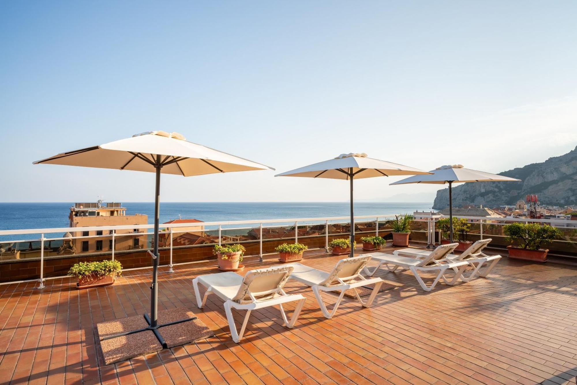 Hotel Careni Villa Italia フィナーレ・リーグレ エクステリア 写真