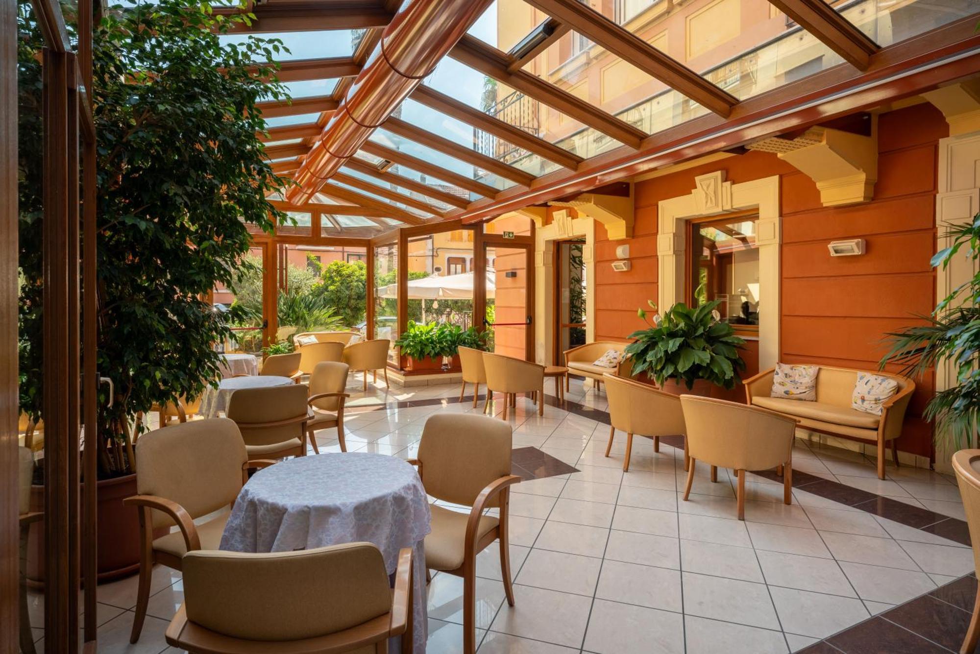 Hotel Careni Villa Italia フィナーレ・リーグレ エクステリア 写真