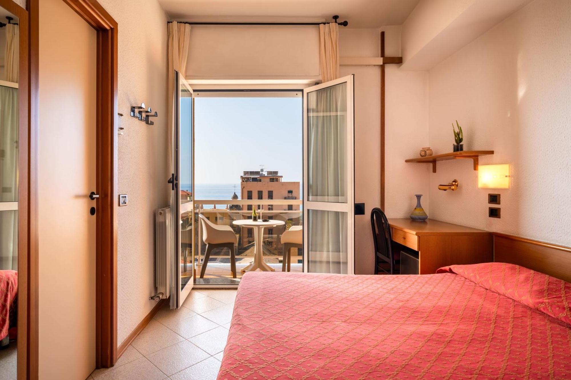 Hotel Careni Villa Italia フィナーレ・リーグレ エクステリア 写真