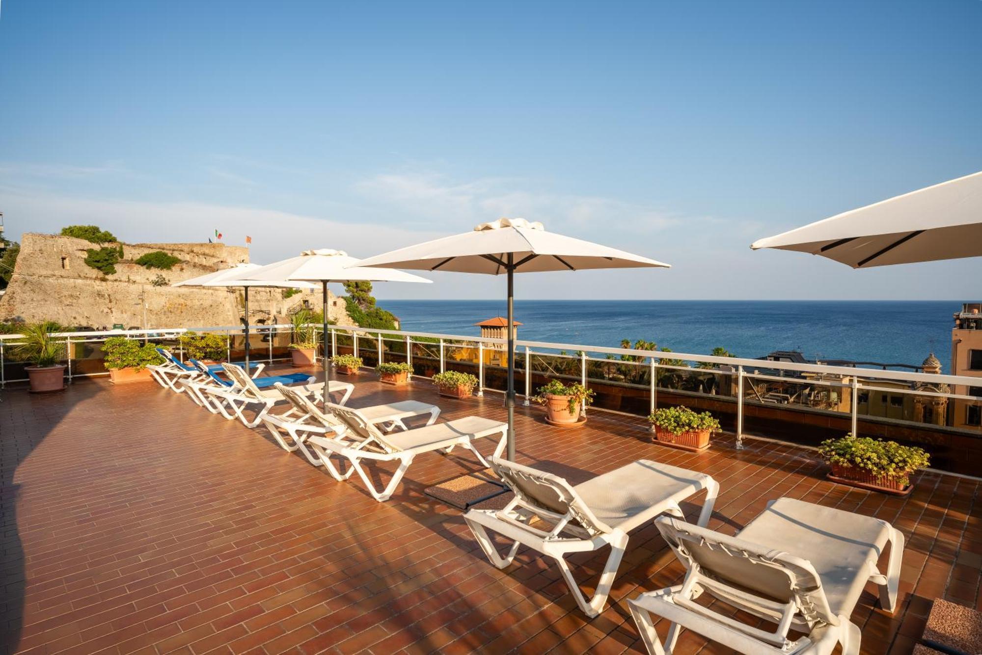 Hotel Careni Villa Italia フィナーレ・リーグレ エクステリア 写真